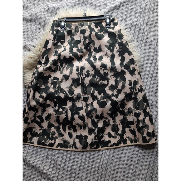 H&M Women’s Olive Green/Beige Abstract Camo Flared A-Line Skirt Sz 2 High Waist - Picture 6 of 11